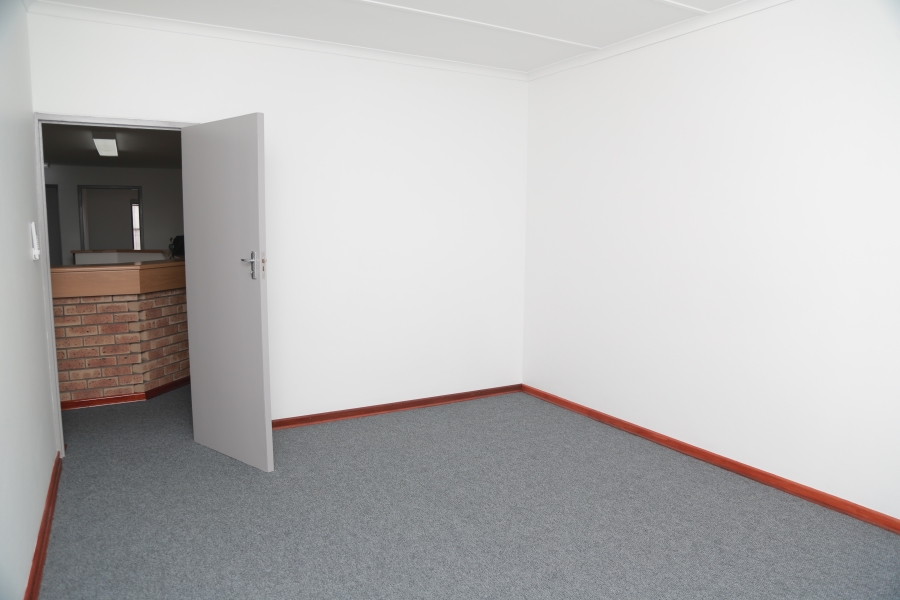 To Let commercial Property for Rent in Beacon Bay North Eastern Cape